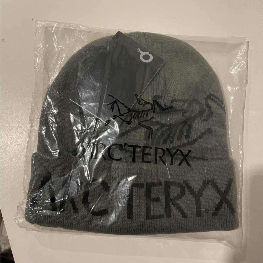 Copy Arcteryx bird word toque